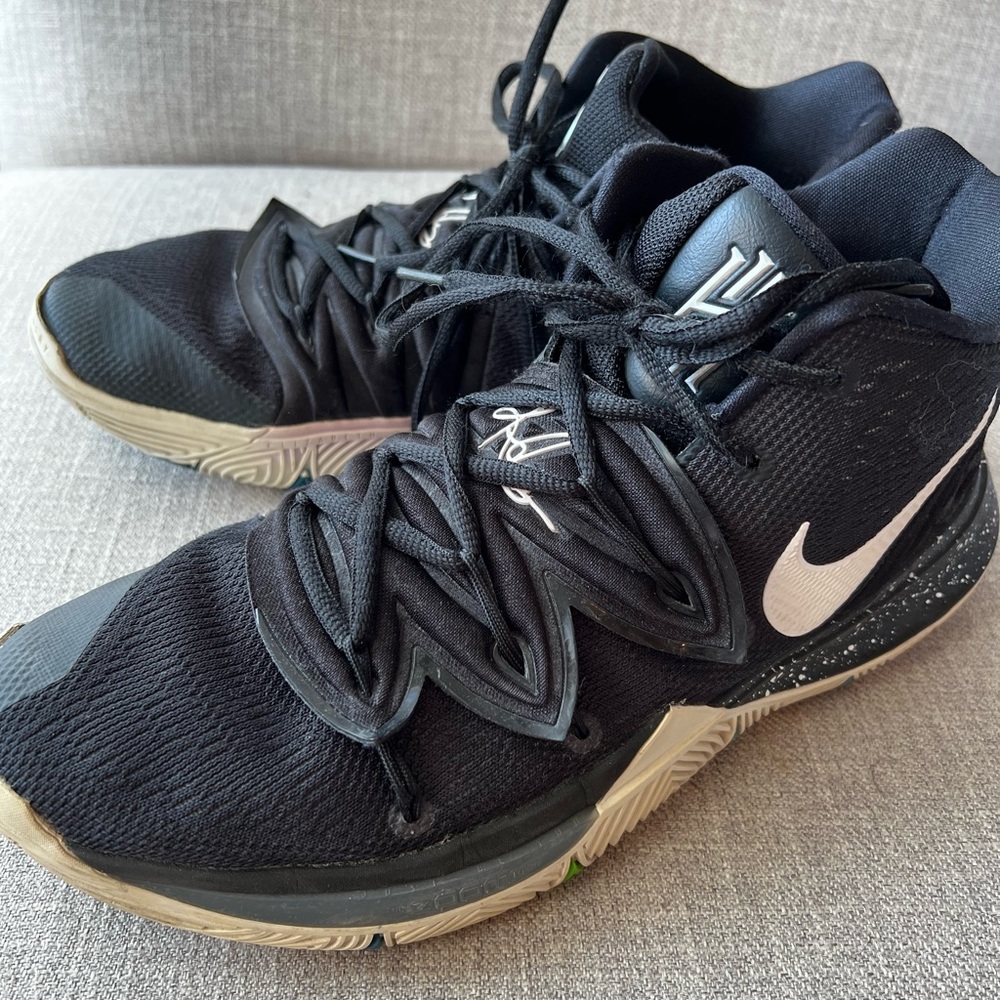 Kyrie Irving Nike basketball shoes 10.5